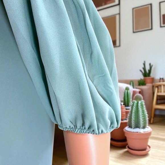 Pink Rose Sage Green V-Neck Balloon 3/4 Sleeves Blouse - Picture 6 of 13